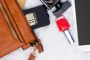 Die besten Accessoires, um Ihr Parfum überall mitzunehmen